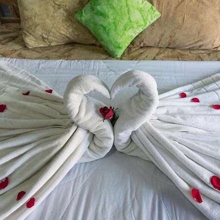 Koming Guest House Canggu Buitenkant foto