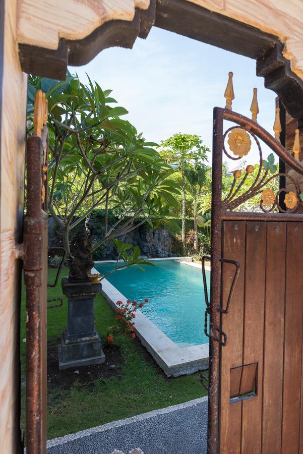 Koming Guest House Canggu Buitenkant foto